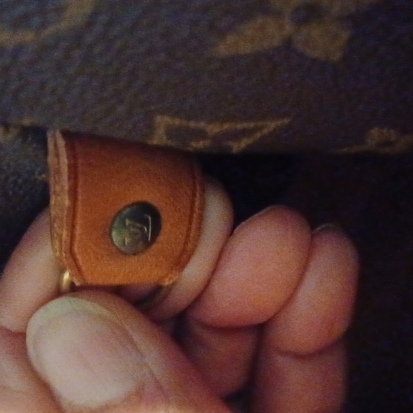 Authentic Louis Vuitton monogram Sac shopping Tote - Picture 14 of 16